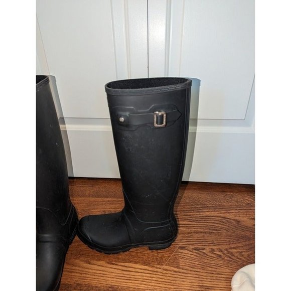 Hunter Black Size 9 Original Tall' Rain Boot with Hunter Socks - Picture 8 of 9